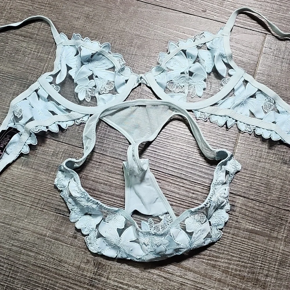 Lace Floral Underwire Bra & Thong Set - Light Blue